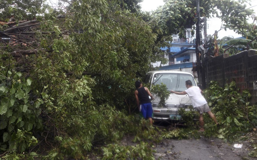 Cận cảnh siêu bão Haiyan tàn phá Philippines (8)