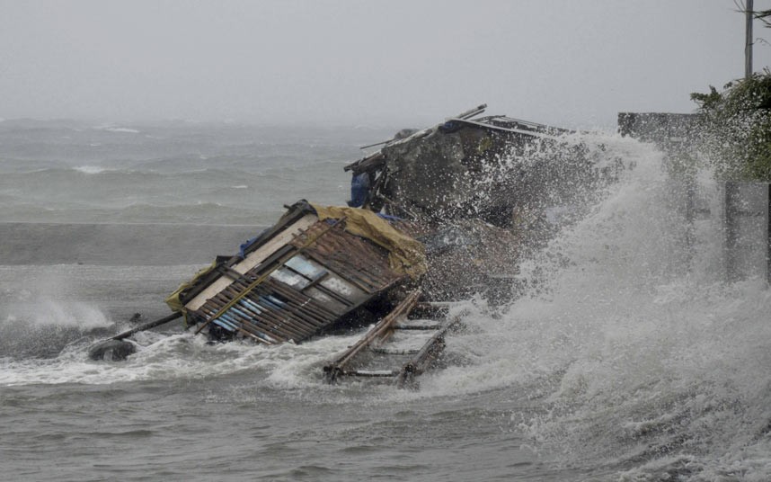 Cận cảnh siêu bão Haiyan tàn phá Philippines (2)