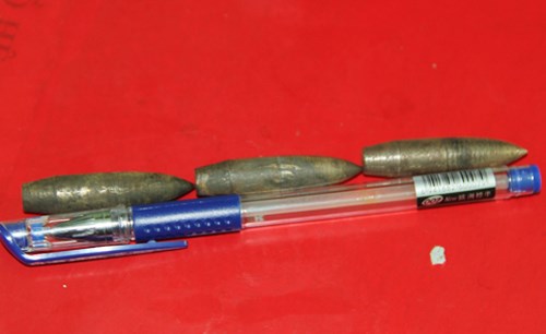 Đầu đạn tìm thấy trên tàu cá Kiên Giang. Ảnh: VnExpress