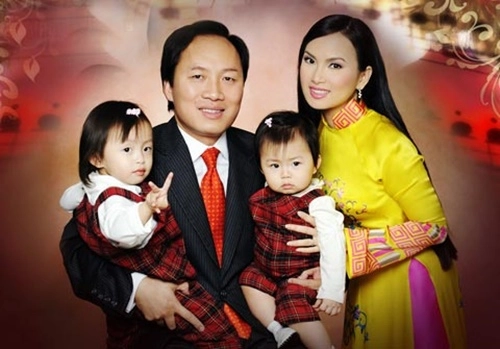 Hình ảnh hạnh phúc của gia đình Hà Phương