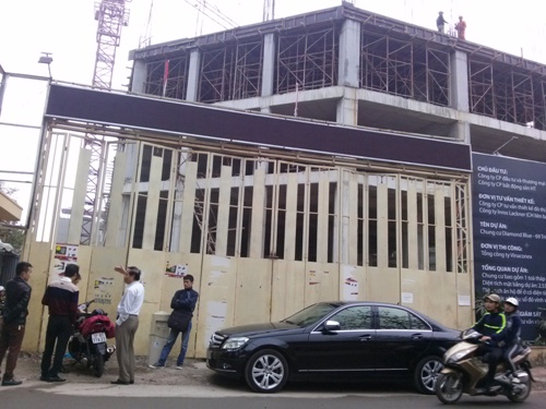 Cổng vào dự án