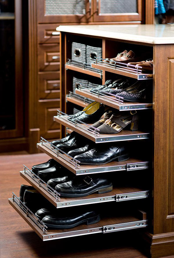 Những chiếc ngăn kéo di động thế này cũng là nơi bảo quản giày dép rất hiệu quả và kín đáo.