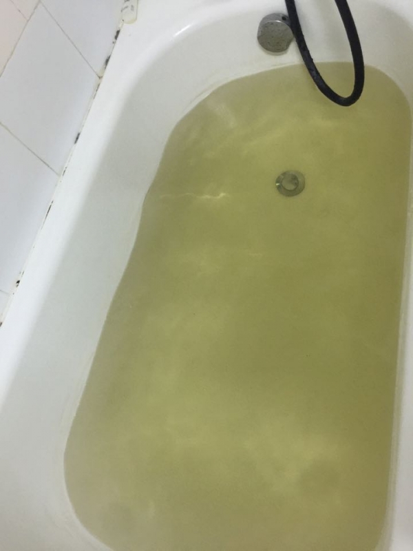 
 Nước sinh hoạt trong khách sạn Kim Liên chuyển mầu vàng bất thường và có nhiều lắng cặn
