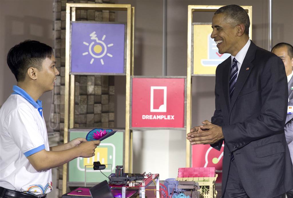 
Tổng thống Obama thăm khu DreamPlex tại TP. HCM. Ảnh: AP
