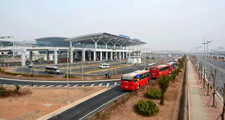 
Ngày 4/1/2015, Bộ GTVT chính thức khánh thành nhà ga T2 - Cảng Hàng không quốc tế Nội Bài . Với tổng mức đầu tư đến 900 triệu USD, đây đang là mức đầu tư lớn nhất đối với các dự án nhà ga hàng không Việt Nam.
