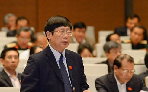 Đại biểu Đỗ Mạnh Hùng (Đoàn Thái Nguyên) cho rằng việc thực hiện kiến nghị kiểm toán trong cả nhiệm kỳ về tài chính, ngân sách chỉ mới đạt tỷ lệ 55%.