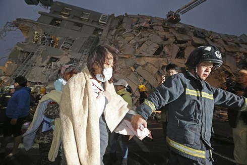 Có ít nhất 4 nạn nhân người Việt Nam trong vụ động đất tại Đài Loan (Trung Quốc). (Ảnh: AP).