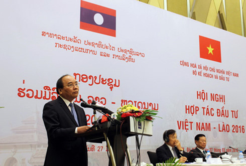Phó Thủ tướng Nguyễn Xuân Phúc phát biểu chỉ đạo hội nghị hợp tác đầu tư Việt Nam - Lào lần thứ 2 năm 2016.