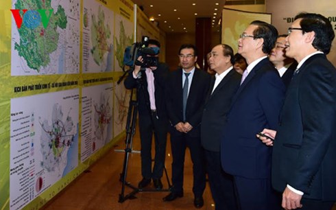 Thứ trưởng Bộ Xây dựng Nguyễn Đình Toàn báo cáo với Thủ tướng về đồ án quy hoạch