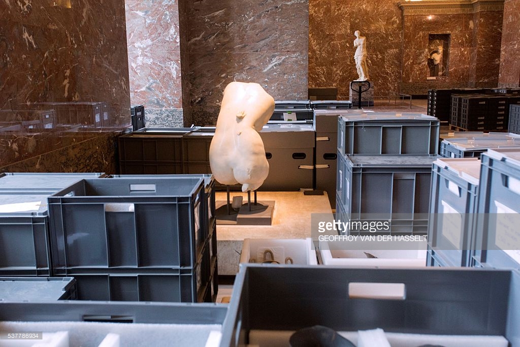 
Bảo tàng Louvre phải di dời nhiều tác phẩm nghệ thuật để tránh lũ. Ảnh: Geoffroy Van Der Hasselt / AFP
