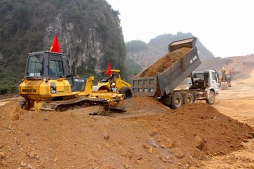 
Việc GPMB dự án rất chậm khiến Bí thư Tỉnh ủy Nguyễn Văn Đọc phê bình.
