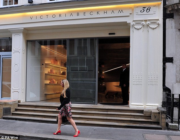 
Cửa hàng của Victoria Beckham ở khu Mayfair, London.

