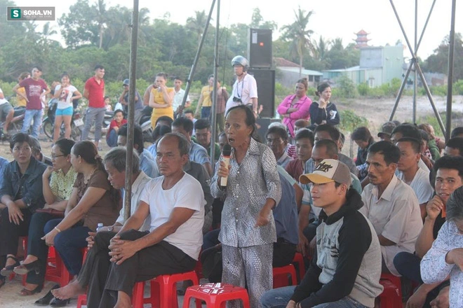 
Bà Phạm Thị Cúc: Dân chúng tôi ngày nào cũng hít không khí ô nhiễm
