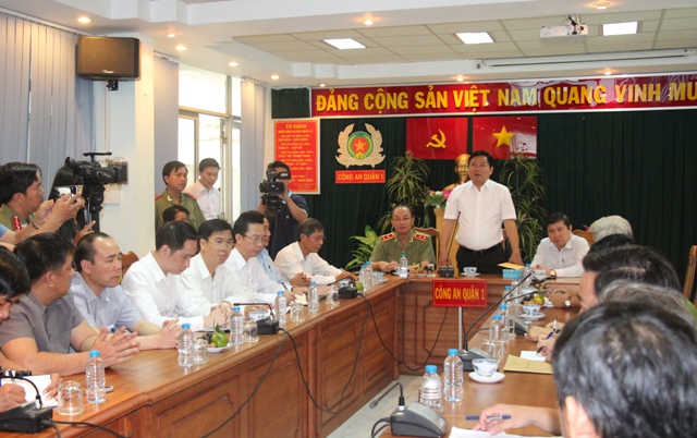 Bí thư Thành ủy Đinh La Thăng đặt kỳ vọng vào lực lượng Công an TPHCM sẽ kéo giảm tội phạm xuống mức thấp nhất để người dân, du khách xem TPHCM là nơi đáng sống, yên bình, nghĩa tình.