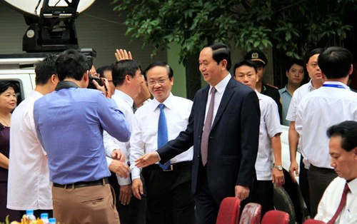 Chủ tịch nước Trần Đại Quang đến khu vực bỏ phiếu từ rất sớm. Ảnh: Trường Phong