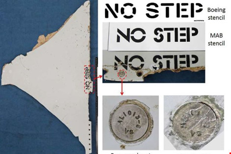 
Phông chữ trên hàng chữ “No Step” trên một mảnh vỡ trùng khớp với phông chữ hãng hàng không Malaysia Airlines sử dụng. (Ảnh: THE STAR)
