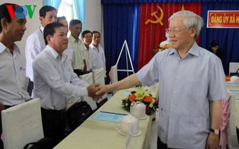 Tổng Bí thư Nguyễn Phú Trọng thăm xã Hữu Định, huyện Châu Thành