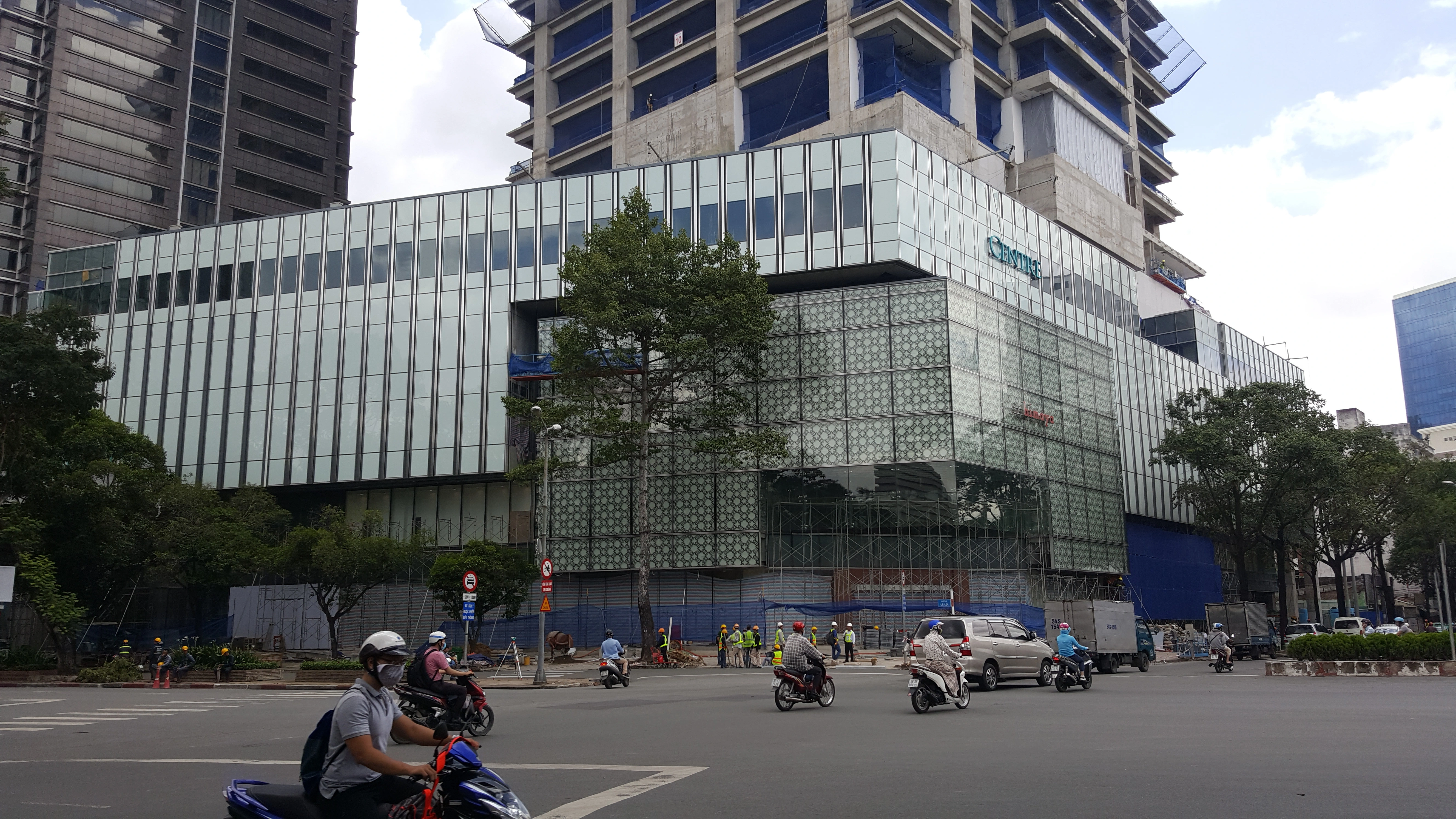 
Toàn cảnh dự án trung tâm thương mại Saigon Centre nằm ở 3 mặt tiền đường ngay trung tâm quận 1
