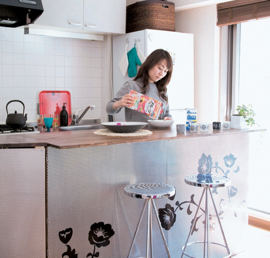 
Khu vực nấu ăn và phòng bếp được ghép lại với nhau tạo thành một không gian hiện đại
