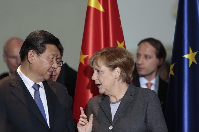 
Chủ tịch Trung Quốc Tập Cận Bình và Thủ tướng Đức Merkel.
