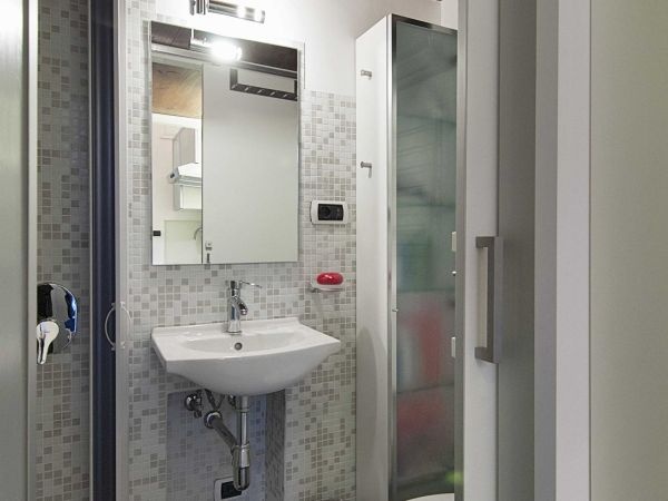 Vẻ đẹp hiện đại, tiện nghi của phòng tắm mang lại sự thoải mái cho gia chủ khi sử dụng.