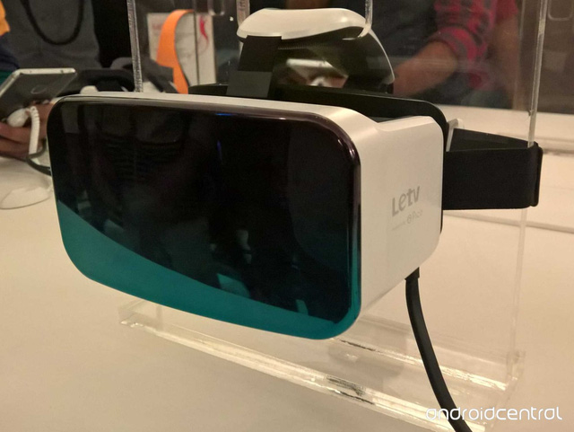 
Kính thực tế ảo VR của LeTV bày bán tại Ấn Độ.
