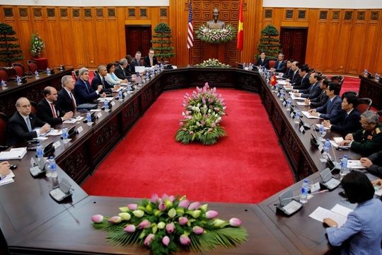 Thủ tướng Nguyễn Xuân Phúc hội đàm với Tổng thống Mỹ Barack Obama. Ảnh: Reuters