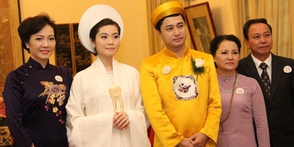 
Trần Thị Quỳnh Ngọc (áo trắng), Phó chủ tịch Tập đoàn Nam Cường
