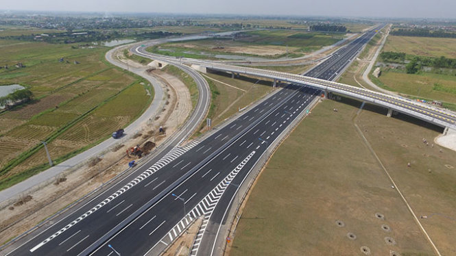 
Dự án cao tốc Hà Nội - Hải Phòng là cao tốc đầu tiên của Việt Nam xây dựng theo tiêu chuẩn quốc tế.. Tuyến cao tốc dài 105 km chạy qua địa phận 4 tỉnh: Hà Nội -Hưng Yên -Hải Dương- Hải Phòng
