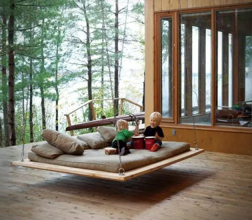 Hẳn lũ trẻ nhà bạn sẽ thích thú với chiếc giường này hơn rất nhiều so với chiếc võng.