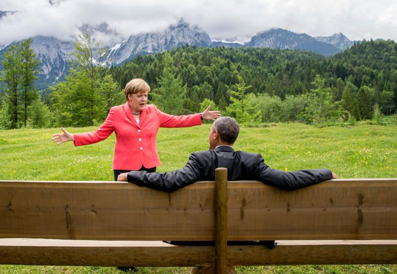 
Bà Merkel nói chuyện với ông Obama bên ngoài lâu đài Elmau, gần Garmisch-Partenkirchen, Đức trong Hội nghị thượng đỉnh G7 năm 2015. Ảnh: Reuters
