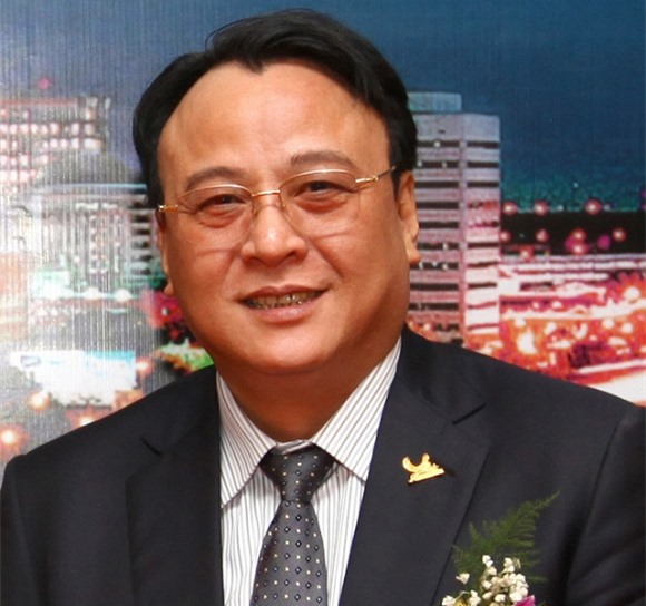 
Ông Đỗ Anh Dũng là người sáng lập, Chủ tịch kiêm Tổng giám đốc của Tập đoàn Tân Hoàng Minh.
