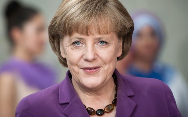9. Angela Merkel</p></div><div></div></div><p> </p><p><i>Chức vụ: Thủ tướng Đức</i></p><p>Bloomberg cho rằng, Liên minh châu Âu (EU) từng có một khoảng trống quyền lực, nhưng khoảng trống đó đã được Thủ tướng Đức Angela Merkel lấp đầy. Bà Merkel là “người quản gia” quyền lực của nền kinh tế lớn nhất châu Âu. Vai trò của bà đã được thể hiện rõ qua cuộc khủng hoảng nợ công của Hy Lạp và gần đây là cuộc khủng hoảng nhập cư của khu vực.