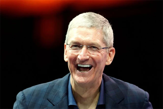 3. Tim Cook</p></div><div></div></div><p> </p><p><i>Chức vụ: CEO tập đoàn công nghệ Apple</i></p><p>Kể từ khi Tim Cook tiếp quản ghế CEO Apple từ người tiền nhiệm nổi tiếng Steve Jobs, giá trị vốn hóa của “quả táo” đã tăng gấp đôi, lợi nhuận tiếp tục lập kỷ lục, dự trữ tiền mặt ngày càng lớn, và ảnh hưởng của hãng cũng không ngừng gia tăng.</p><p>
