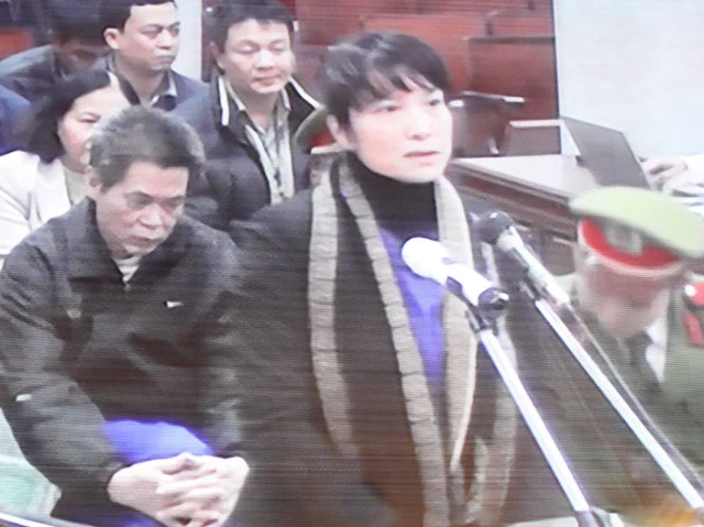 
Bị cáo Phạm Thị Bích Lương (nguyên giám đốc Agribank Nam Hà Nội) tại tòa - Ảnh: T.L chụp màn hình
