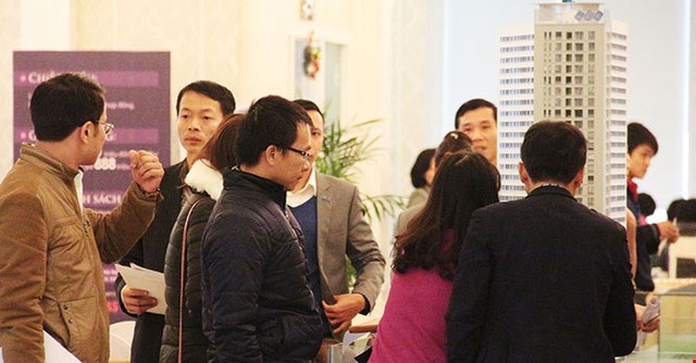 
Nhiều khách hàng phấn khởi vì cuối cùng đã mua được căn hộ ưng ý tại FLC Complex 36 Phạm Hùng sau khi chậm chân mua hụt trong lần mở bán thứ 1. 
