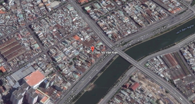 
Vị trí căn nhà 168 đang cháy trên đường Võ Văn Kiệt chiều 1-12-2015

