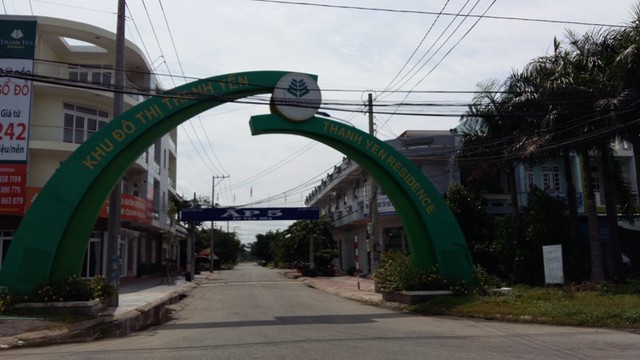 
Khu đô thị Thanh Yên Residence vẩn còn thưa thớt dân cư sinh sống. Dự án nằm song song với trục đường chính của khu công nghiệp Nhựt Chánh - Bến Lức.
