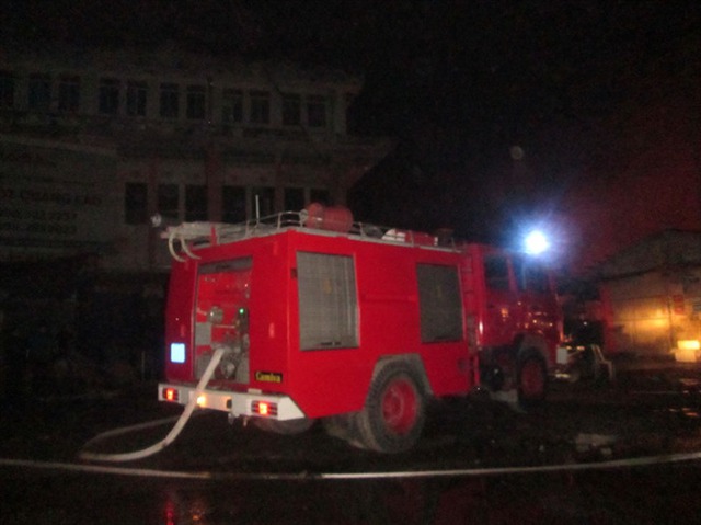 10 xe cứu hỏa đã được điều đến chữa cháy
