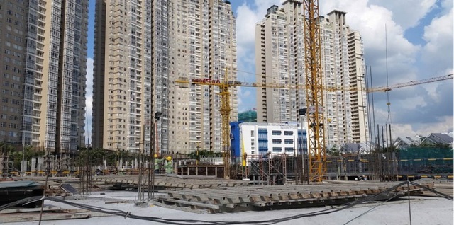 
Dự án Sài Gòn Pearl giai đoạn 3 có tổng diện tích sàn xây dựng 32.000 m2 đang trong giai đoạn xây dựng 1 tầng hầm chung.  
