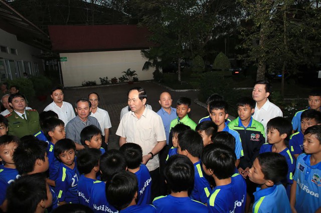 
Bộ trưởng Trần Đại Quang cùng đoàn công tác đã đến thăm Học viện bóng đá HAGL Arsenal  JMG.
