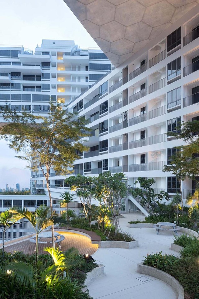 Hiện nay, tổ hợp chung cư The Interlace được xem là biểu tượng của kiến trúc chung cư ở Singapore.