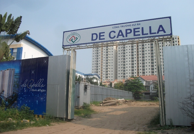 
Cận ảnh dự án De Capella tọa lạc tại mặt tiền đường Lương Định Của, Thủ Thiêm mà Quốc Cường Land hy vọng sẽ lấy lại hình ảnh một thời huy hoàng của công ty mẹ QCG.

