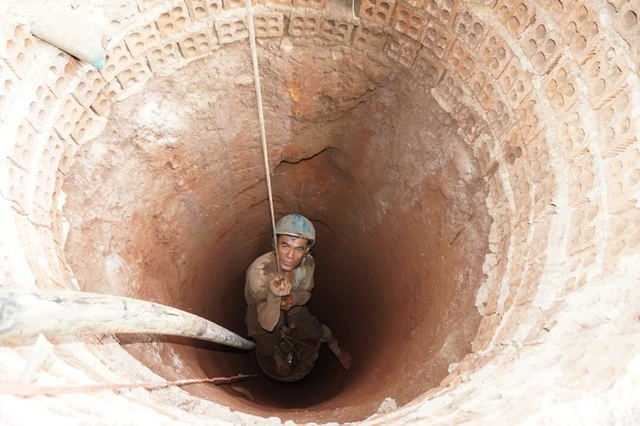 
Đào giếng tìm nước tưới cà phê tại xã Ea Tar, huyện Cư M’gar
