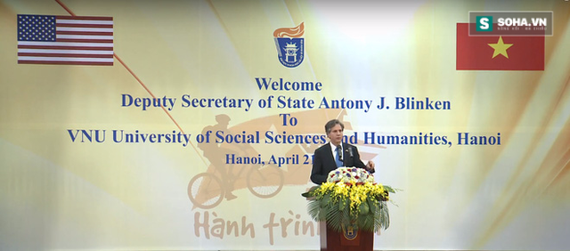 
Thứ trưởng Ngoại giao Mỹ Antony Blinken phát biểu tại Đại học KHXHNV - Đại học Quốc gia.
