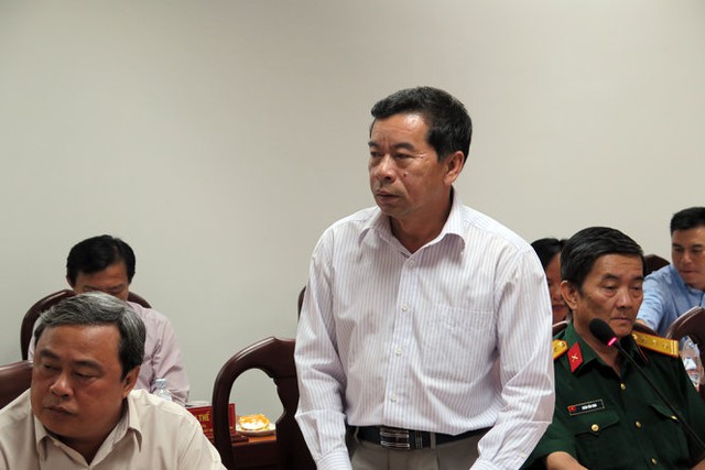 
Đại tá Hồ Văn Hiệp - Trưởng công an quận 3 đang trả lời chất vấn của Bí thư Thành ủy - Ảnh: VS
