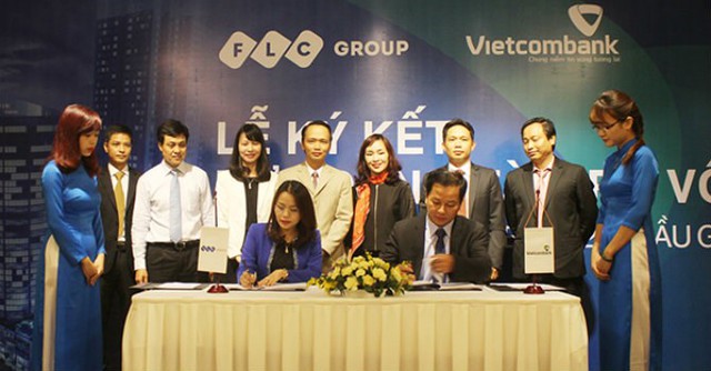 Lãnh đạo Tập đoàn FLC và Vietcombank Ba Đình ký hợp đồng hợp tác.