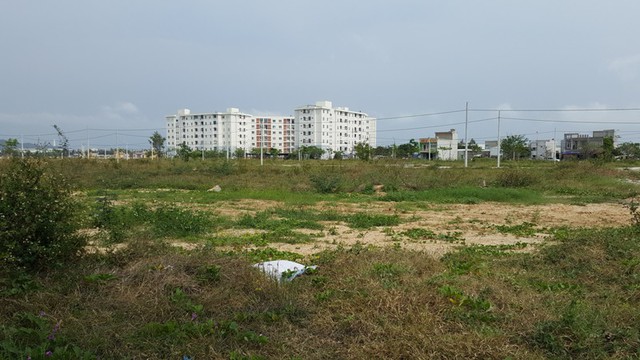 
Một dự án chậm tiến độ 5 - 7 năm và trực tiếp làm cho mỹ quan đô thị của Đà Nẵng bị ảnh hưởng nghiêm trọng do ở vị trí trung tâm.

