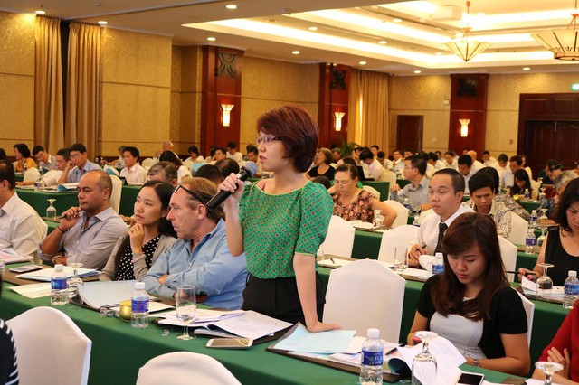 
Cổ đông đại diện quỹ Việt Nam Holding chất vấn lãnh đạo HVG
