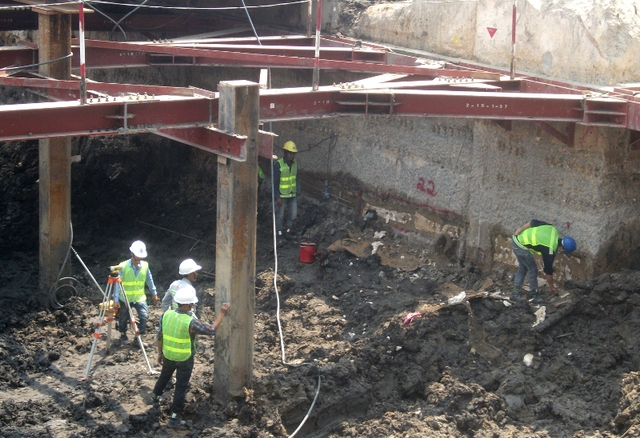 
Việc thi công đoạn nối từ nhà ga Nhà hát TP đến nhà ga Ba Son dài 1,8km sẽ thi công bằng khiên đào (sử dụng máy TBM có đường kính 6,05m để khoan ngầm trong lòng đất).
